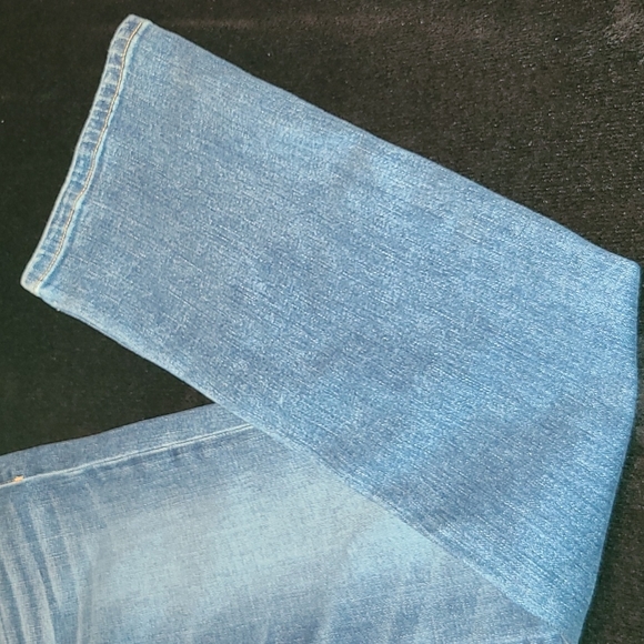 Joe's Hi Rise Curvy Bootcut Jeans - Picture 7 of 13